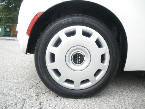 Used 2015 FIAT 500 Pop FWD image 40