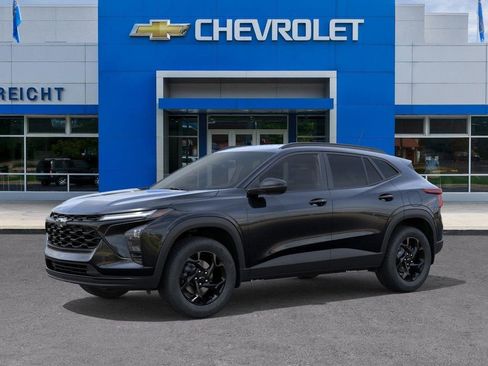 New 2026 Chevrolet Trax LT FWD image 2