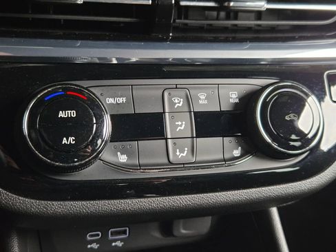 Used 2024 Buick Envista Sport Touring w/ Convenience I Package FWD image 15