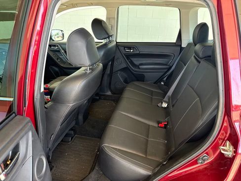 Used 2018 Subaru Forester 2.5i Touring AWD/4WD image 11