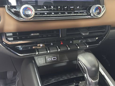 Certified 2024 GMC Canyon AT4 w/ Canyon Safety Plus Package image 21