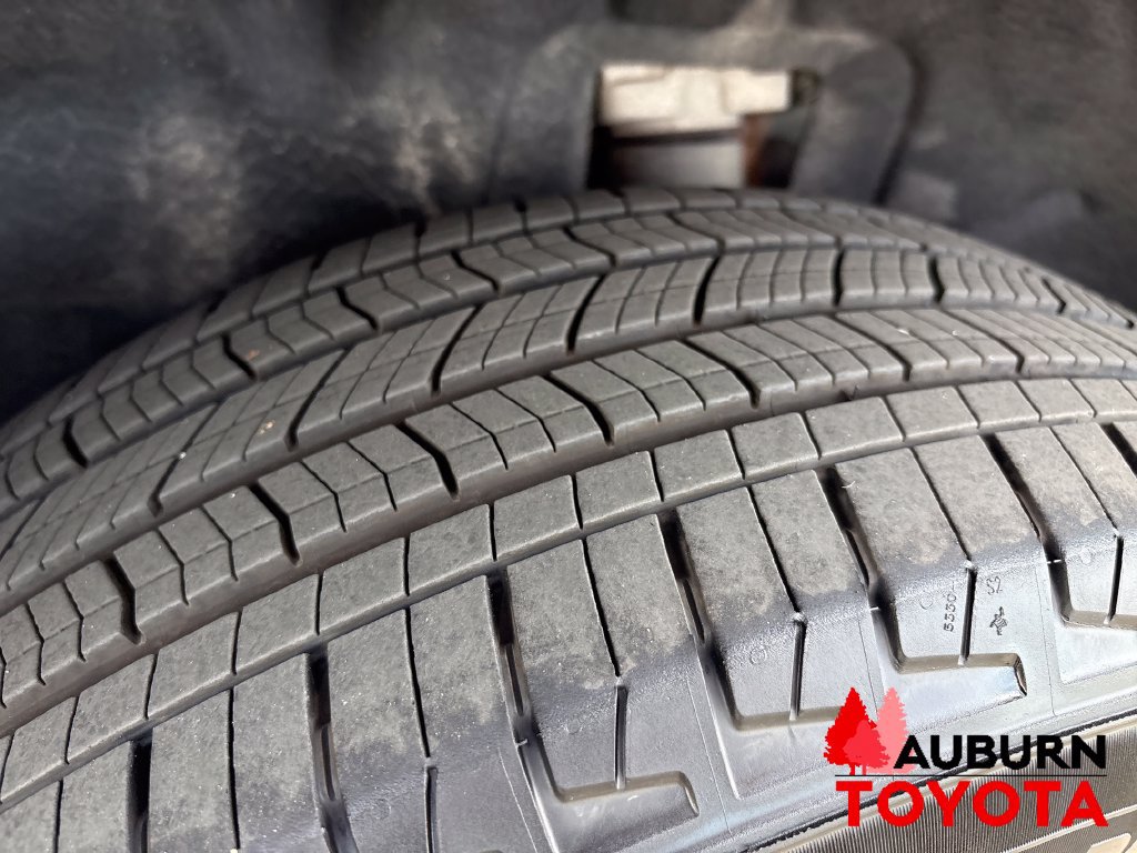 Used 2023 Jeep Grand Cherokee L Laredo AWD/4WD image 27