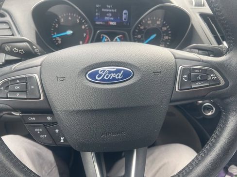 Certified 2019 Ford Escape Titanium image 12