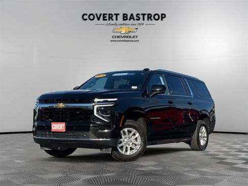 Used 2025 Chevrolet Suburban LS image 1