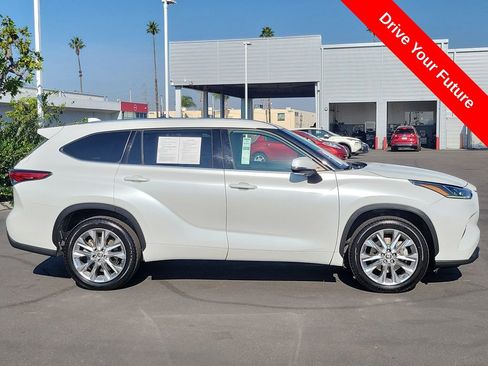 Used 2022 Toyota Highlander Limited FWD image 34
