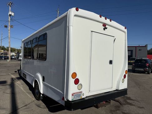 Used 2014 Ford E-450 and Econoline 450 Super Duty w/ Shuttle Bus Prep Package image 4
