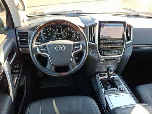 Used 2021 Toyota Land Cruiser image 11