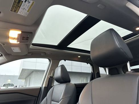 Certified 2022 Nissan Rogue SV w/ SV Premium Package image 28