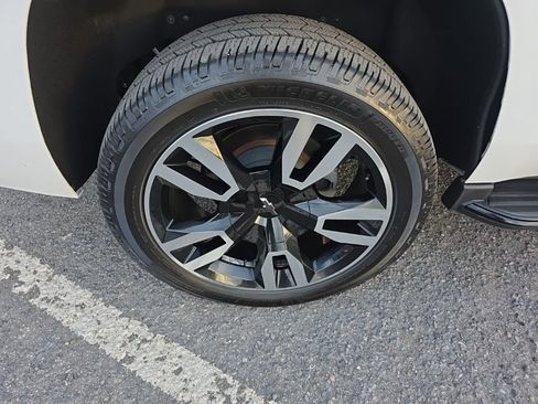 Used 2019 Chevrolet Tahoe Premier AWD/4WD image 11