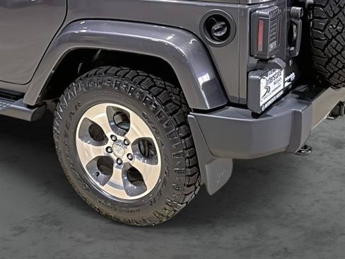 Used 2017 Jeep Wrangler Unlimited Sahara w/ Trailer Tow Group AWD/4WD image 11