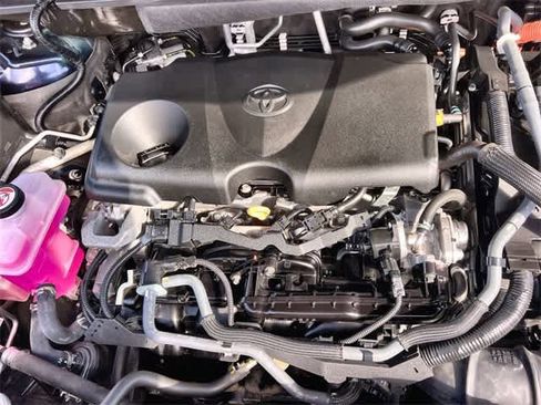 Used 2023 Toyota Highlander Platinum image 10