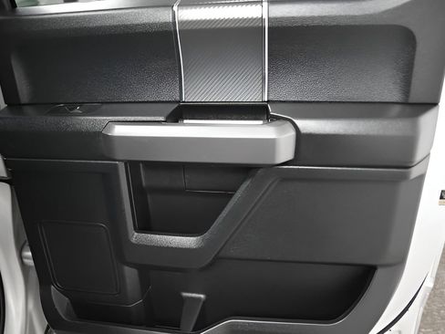 Used 2019 Ford F150 XLT w/ Equipment Group 302A Luxury AWD/4WD image 15