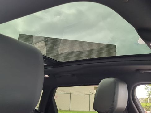 Certified 2026 Land Rover Range Rover Velar Dynamic SE image 19