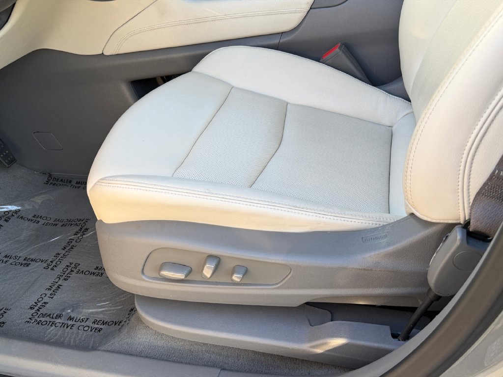 Used 2024 Cadillac XT6 Premium Luxury AWD/4WD image 17