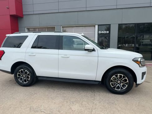 Used 2024 Ford Expedition XLT image 9