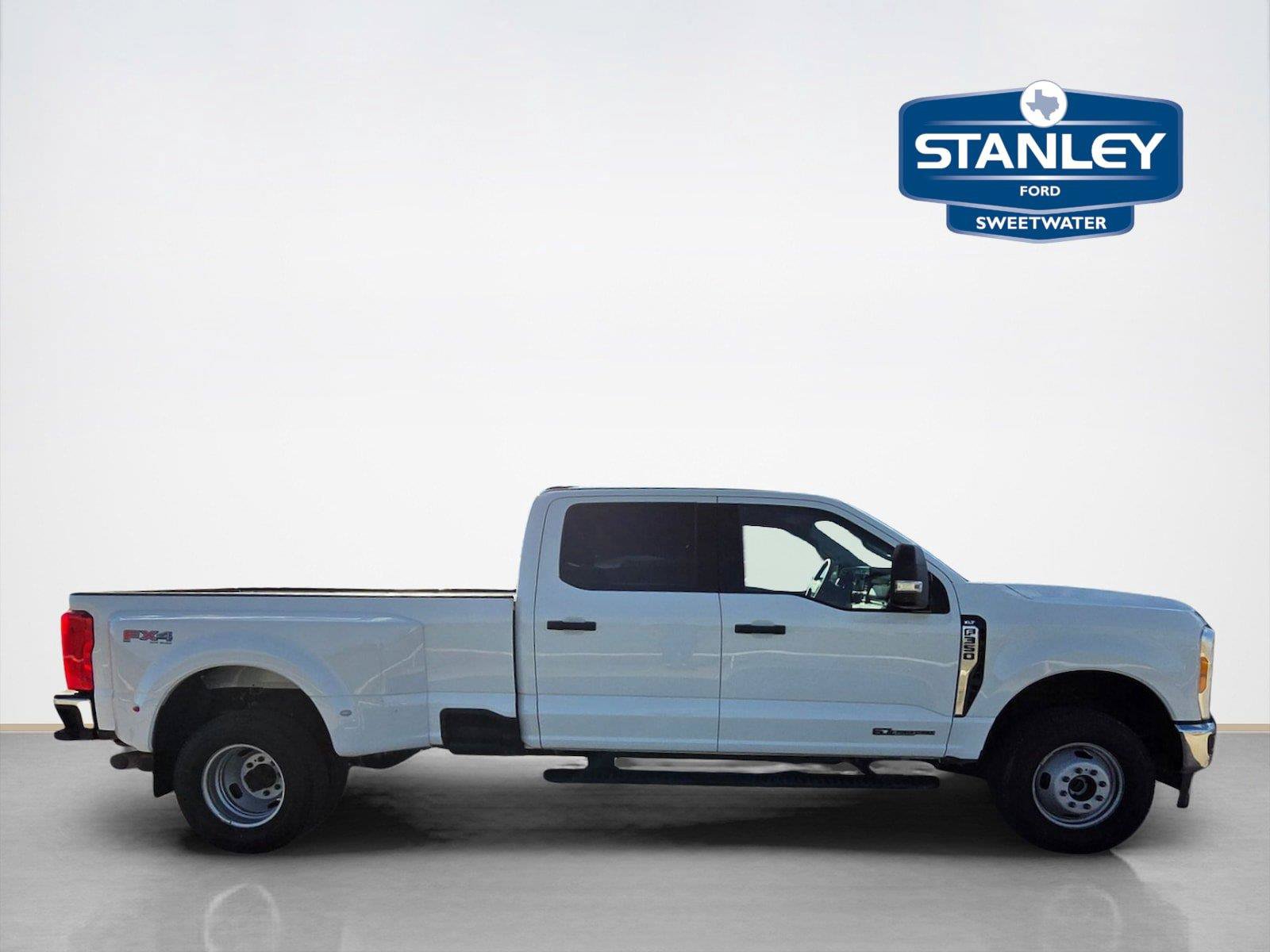 Used 2025 Ford F350 XLT w/ FX4 Off-Road Package AWD/4WD image 9