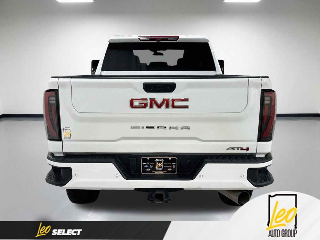 Used 2025 GMC Sierra 2500 AT4 AWD/4WD image 9