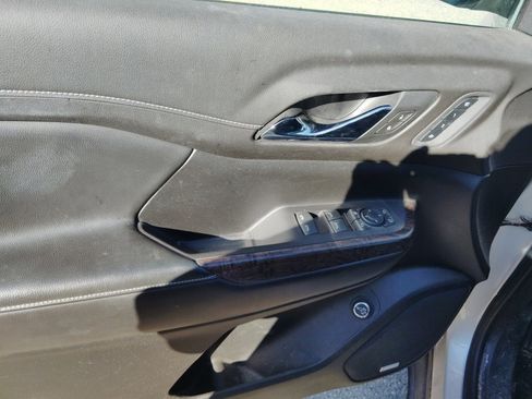 Used 2020 GMC Acadia Denali image 12