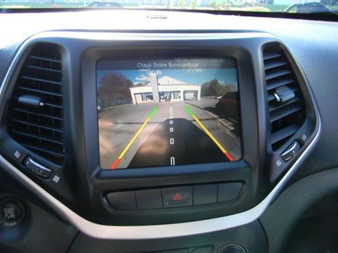 Used 2014 Jeep Cherokee Trailhawk w/ Comfort/Convenience Group AWD/4WD image 20