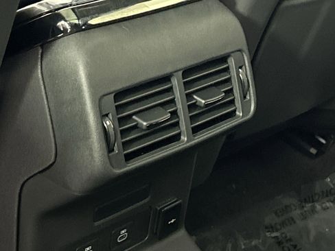 Used 2026 Land Rover Range Rover Velar Dynamic SE image 28