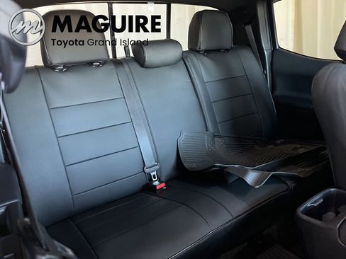 Used 2023 Toyota Tacoma TRD Off-Road image 32