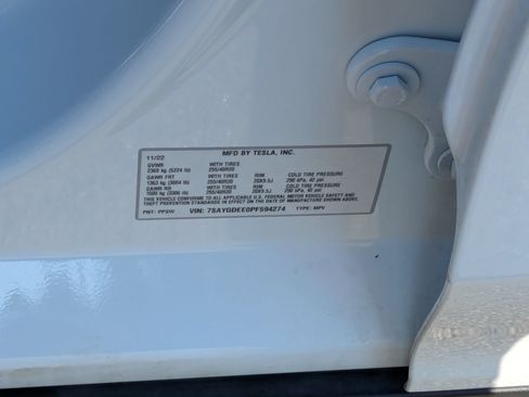 Used 2023 Tesla Model Y Long Range AWD/4WD image 37
