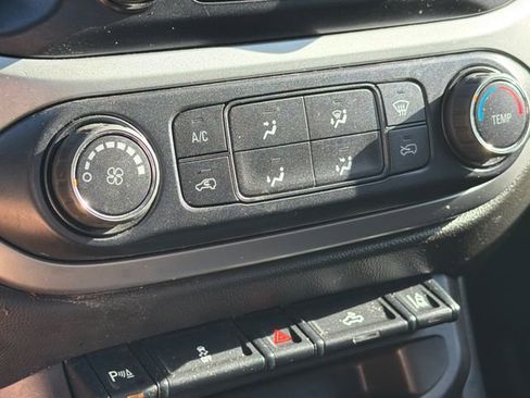 Used 2022 Chevrolet Colorado LT w/ Fleet Safety Package image 19