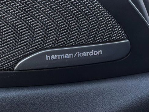 Used 2025 BMW X6 xDrive40i w/ Executive Package image 78