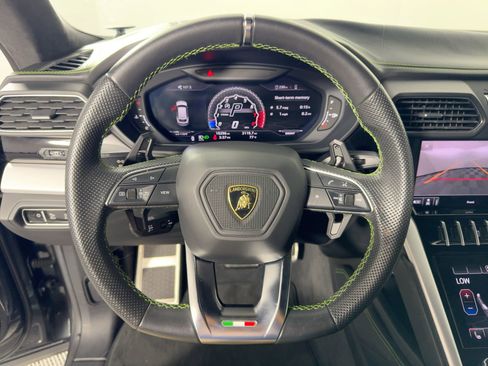 Used 2020 Lamborghini Urus image 18