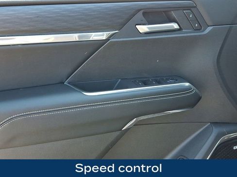 Used 2025 GMC Acadia Elevation image 18