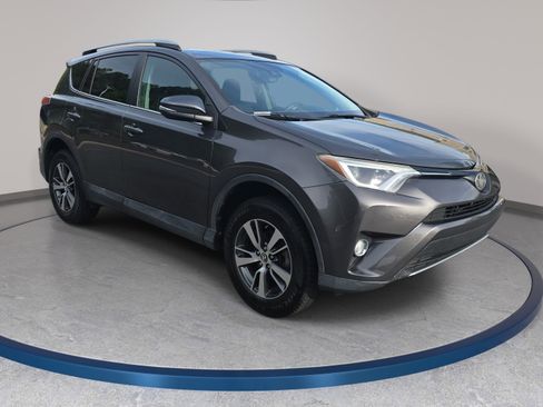 Used 2017 Toyota RAV4 XLE FWD image 3