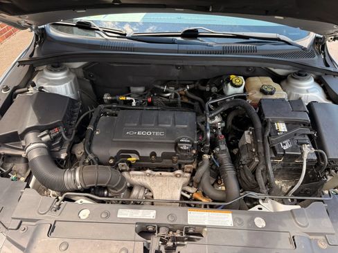 Used 2015 Chevrolet Cruze LT FWD image 18