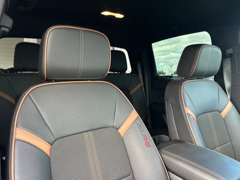 Used 2023 GMC Canyon AT4 w/ Technology Package AWD/4WD image 16