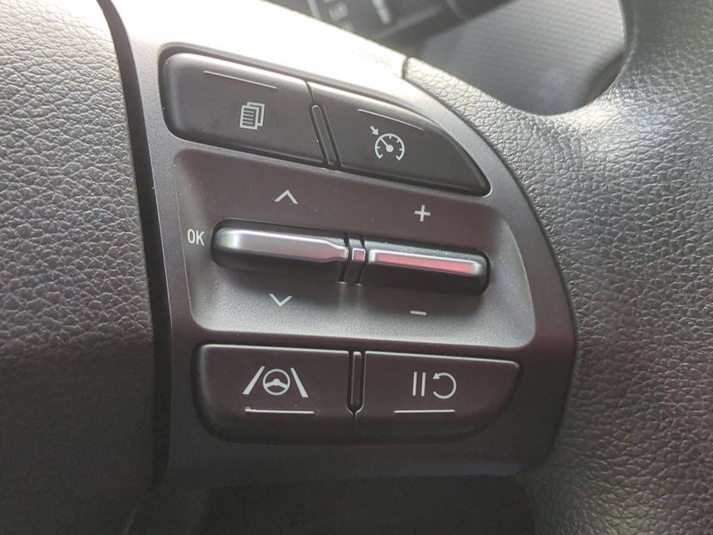 Used 2023 Hyundai Kona SEL AWD/4WD image 16