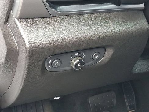 Certified 2021 Chevrolet Traverse LT AWD/4WD image 32