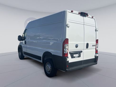 Used 2024 RAM ProMaster 2500 w/ Convenience Group FWD image 14