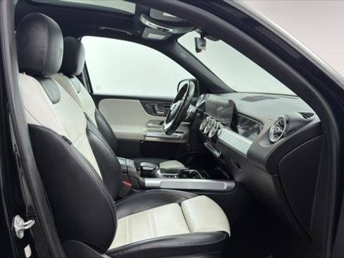 Used 2021 Mercedes-Benz GLB 250 4MATIC w/ AMG Line image 22