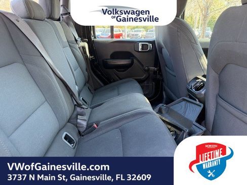 Used 2021 Jeep Gladiator Sport image 8