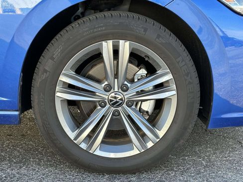 Used 2024 Volkswagen Jetta SE w/ Panoramic Sunroof Package image 7