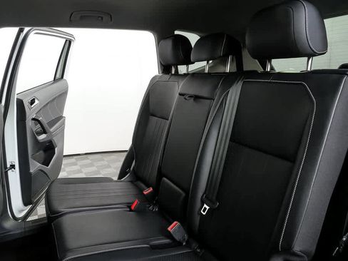 Certified 2023 Volkswagen Tiguan SE FWD image 21