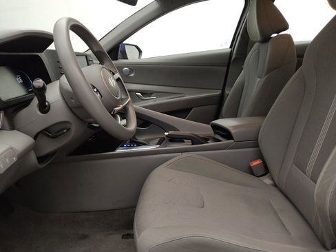 Used 2024 Hyundai Elantra SE FWD image 17