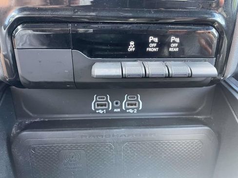 Used 2025 RAM 1500 Laramie AWD/4WD image 30