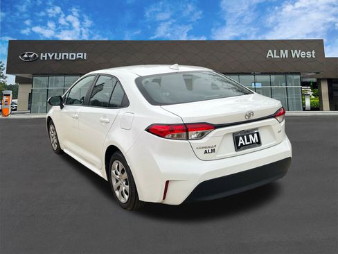 Used 2024 Toyota Corolla LE image 7