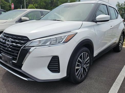 Used 2023 Nissan Kicks SV FWD image 1