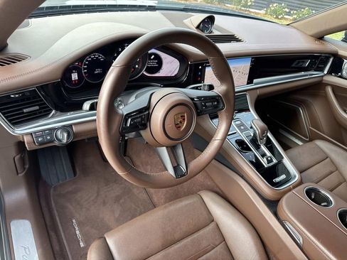 Used 2023 Porsche Panamera image 4