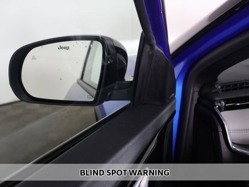 Used 2023 Jeep Compass Limited image 4