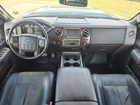 Used 2011 Ford F250 Lariat w/ Lariat Interior Pkg AWD/4WD image 9