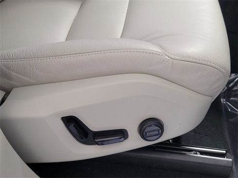 Certified 2024 Volvo XC90 B5 Core image 23