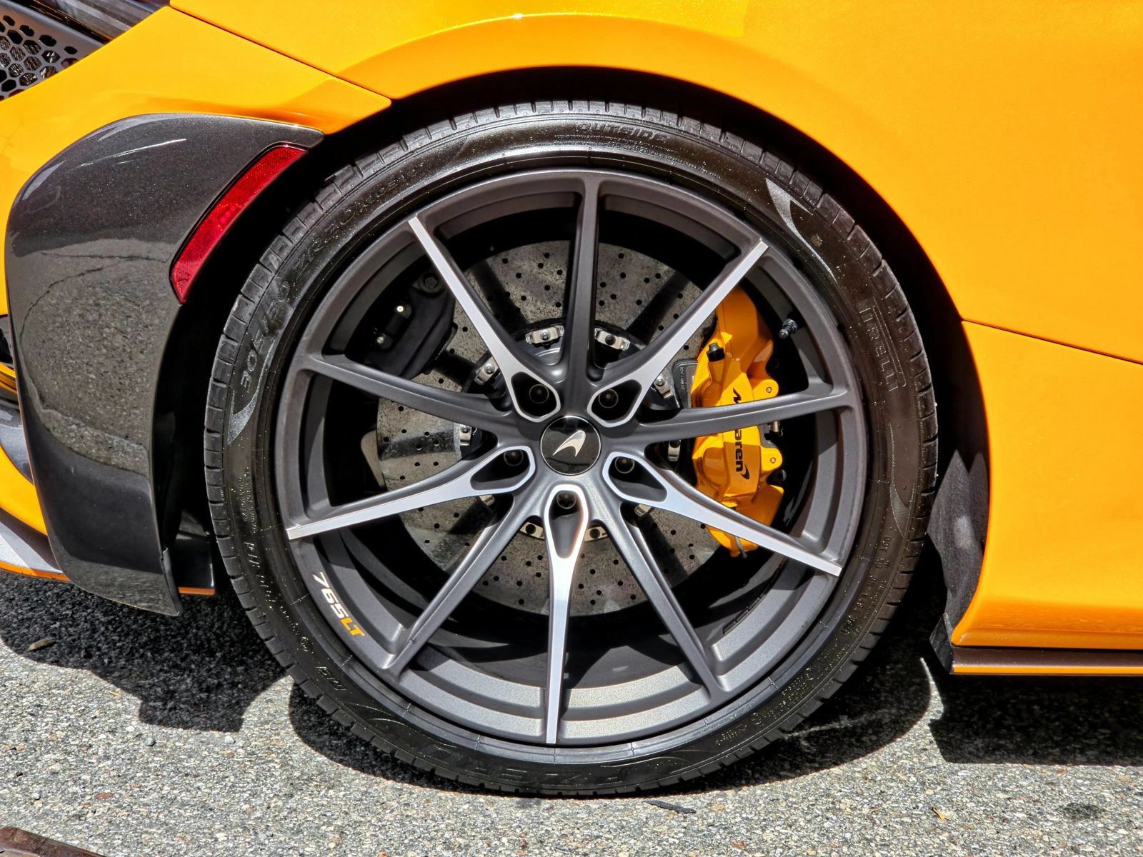 Used 2022 McLaren 765LT RWD image 13