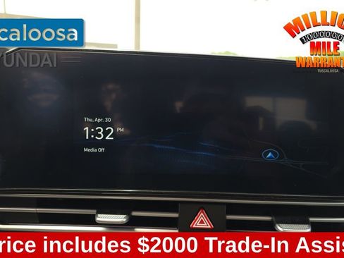 Used 2024 Hyundai Elantra SEL FWD image 19